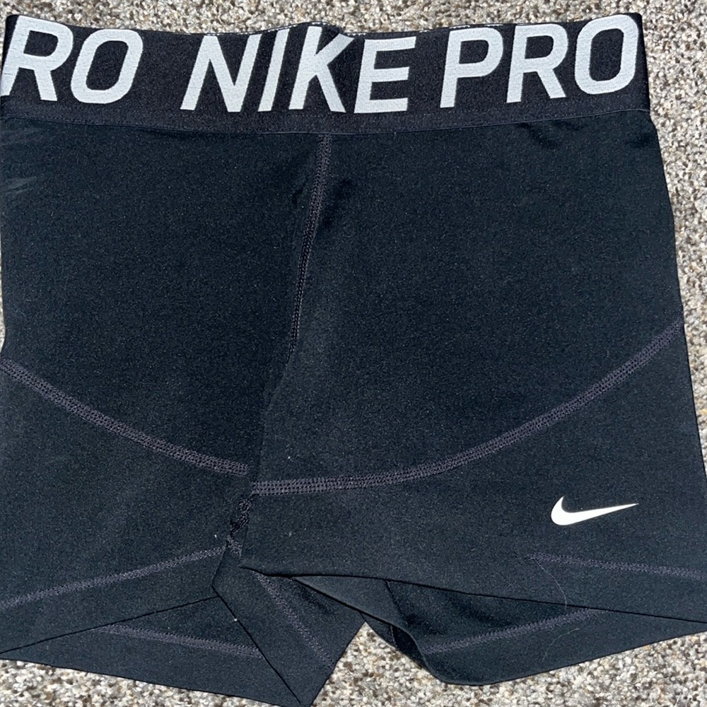 black Nike pros never worn size small